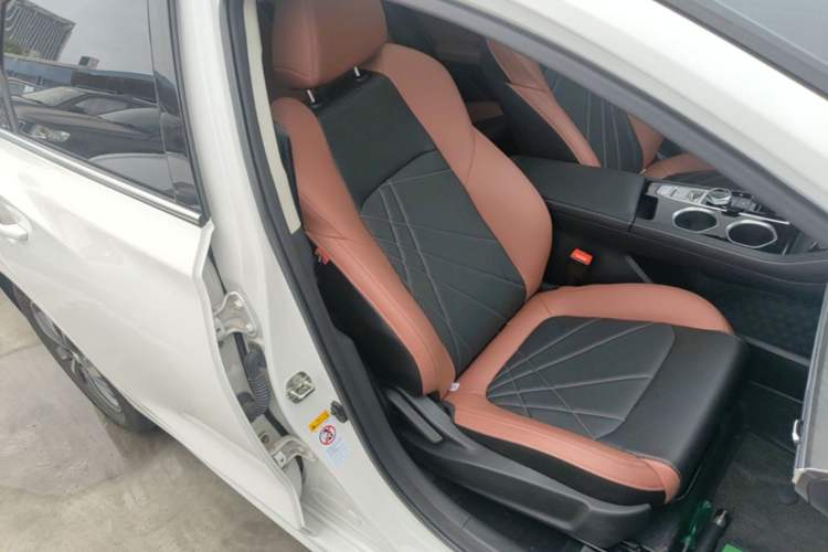 Used CHANGAN Eado 2023 Changan Edition PLUS Blue Whale NE 1.4T GDI DCT Prestige Version Right Front Seat