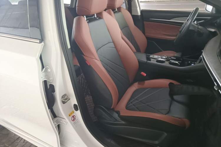 Used CHANGAN Eado 2023 Changan Edition PLUS Blue Whale NE 1.4T GDI DCT Prestige Version Right Front Seat