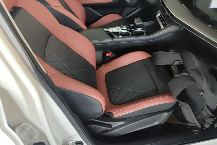 Used CHANGAN Eado 2023 Changan Edition PLUS Blue Whale NE 1.4T GDI DCT Prestige Version Right Front Seat