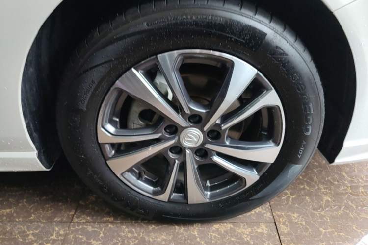 Used CHANGAN Eado 2023 Changan Edition PLUS Blue Whale NE 1.4T GDI DCT Prestige Version Right Front Wheel Hub