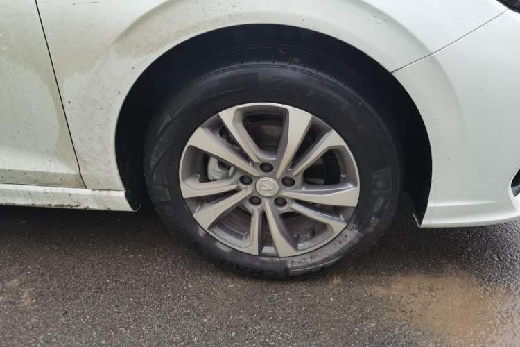 Used CHANGAN Eado 2023 Changan Edition PLUS Blue Whale NE 1.4T GDI DCT Prestige Version Right Front Wheel Hub