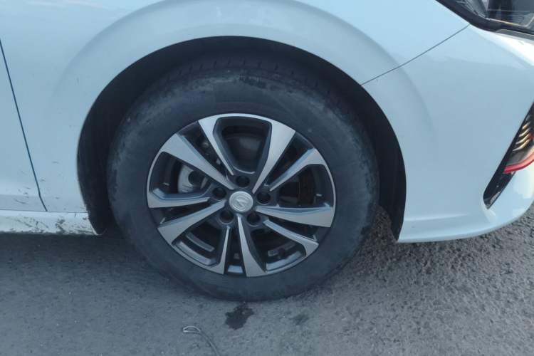 Used CHANGAN Eado 2023 Changan Edition PLUS Blue Whale NE 1.4T GDI DCT Prestige Version Right Front Wheel Hub