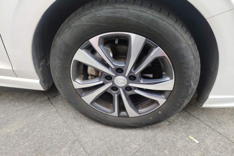 Used CHANGAN Eado 2023 Changan Edition PLUS Blue Whale NE 1.4T GDI DCT Prestige Version Right Front Wheel Hub
