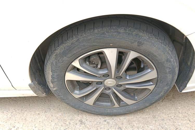 Used CHANGAN Eado 2023 Changan Edition PLUS Blue Whale NE 1.4T GDI DCT Prestige Version Right Front Wheel Hub
