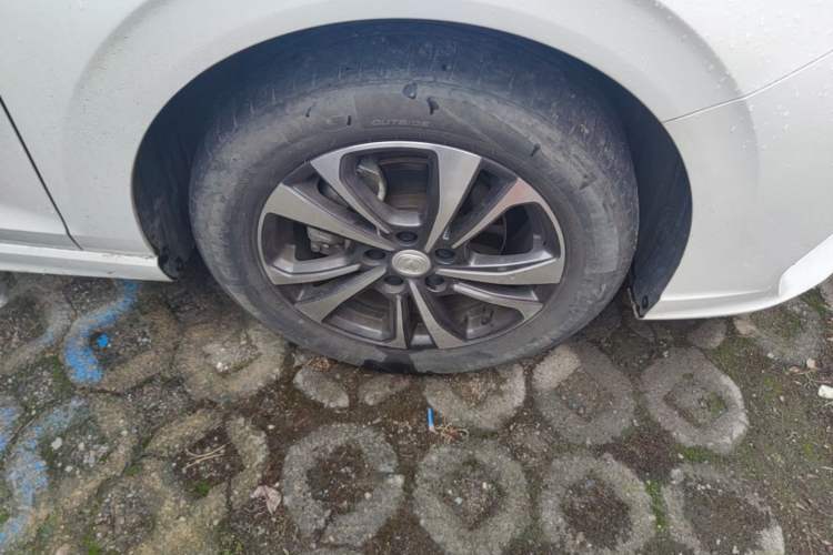Used CHANGAN Eado 2023 Changan Edition PLUS Blue Whale NE 1.4T GDI DCT Prestige Version Right Front Wheel Hub