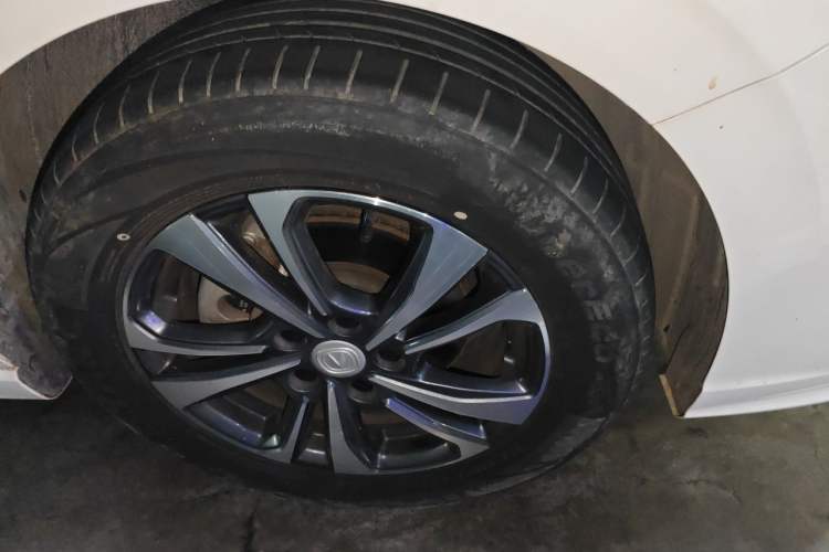 Used CHANGAN Eado 2023 Changan Edition PLUS Blue Whale NE 1.4T GDI DCT Prestige Version Right Front Wheel Hub