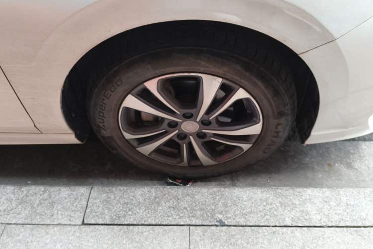 Used CHANGAN Eado 2023 Changan Edition PLUS Blue Whale NE 1.4T GDI DCT Prestige Version Right Front Wheel Hub