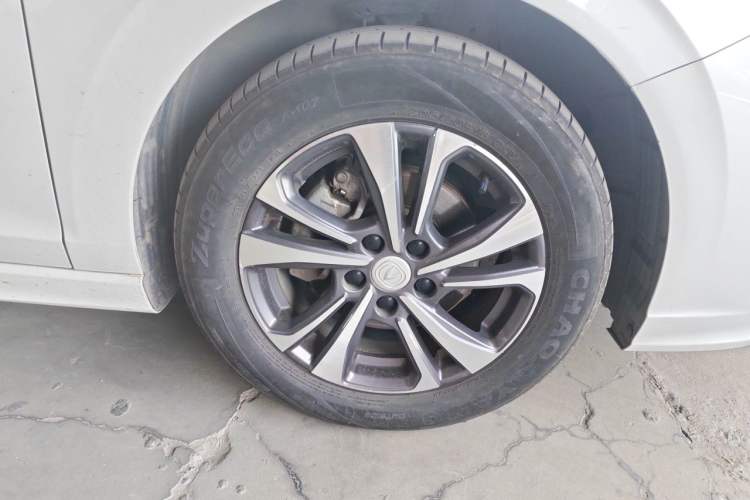 Used CHANGAN Eado 2023 Changan Edition PLUS Blue Whale NE 1.4T GDI DCT Prestige Version Right Front Wheel Hub