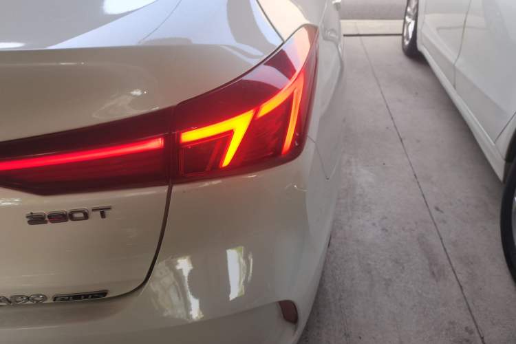 Used CHANGAN Eado 2023 Changan Edition PLUS Blue Whale NE 1.4T GDI DCT Prestige Version Right Rear Taillight