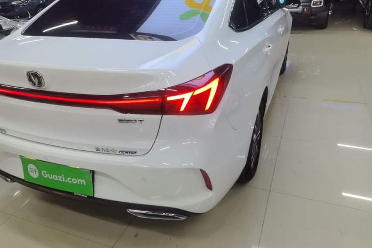 Used CHANGAN Eado 2023 Changan Edition PLUS Blue Whale NE 1.4T GDI DCT Prestige Version Right Rear Taillight