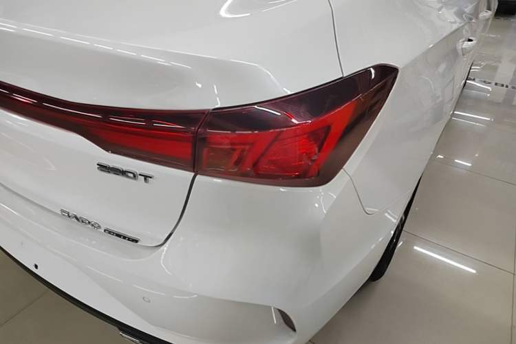 Used CHANGAN Eado 2023 Changan Edition PLUS Blue Whale NE 1.4T GDI DCT Prestige Version Right Rear Taillight
