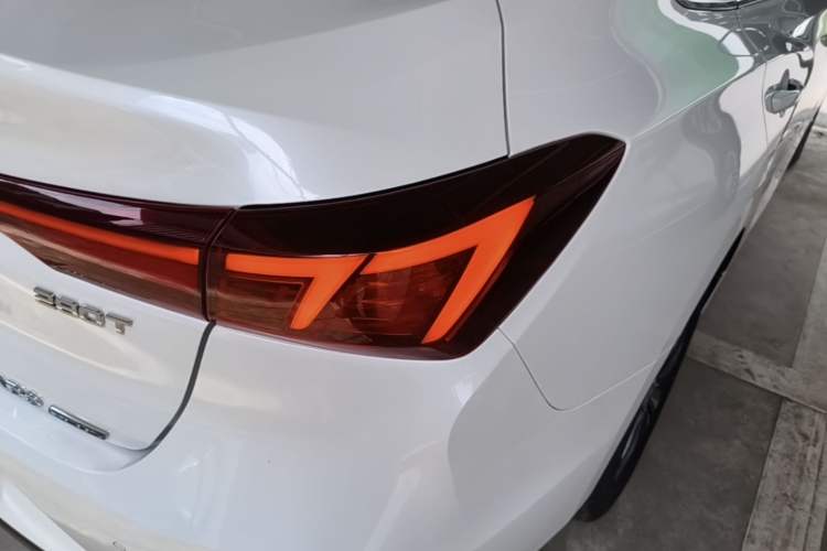 Used CHANGAN Eado 2023 Changan Edition PLUS Blue Whale NE 1.4T GDI DCT Prestige Version Right Rear Taillight