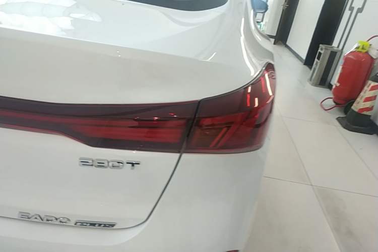 Used CHANGAN Eado 2023 Changan Edition PLUS Blue Whale NE 1.4T GDI DCT Prestige Version Right Rear Taillight