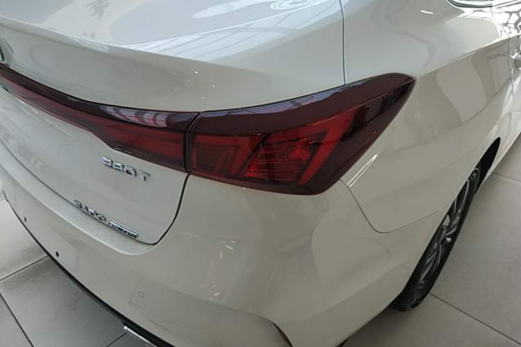 Used CHANGAN Eado 2023 Changan Edition PLUS Blue Whale NE 1.4T GDI DCT Prestige Version Right Rear Taillight