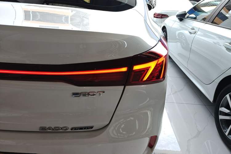Used CHANGAN Eado 2023 Changan Edition PLUS Blue Whale NE 1.4T GDI DCT Prestige Version Right Rear Taillight