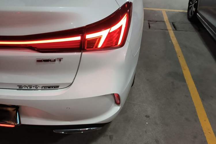 Used CHANGAN Eado 2023 Changan Edition PLUS Blue Whale NE 1.4T GDI DCT Prestige Version Right Rear Taillight