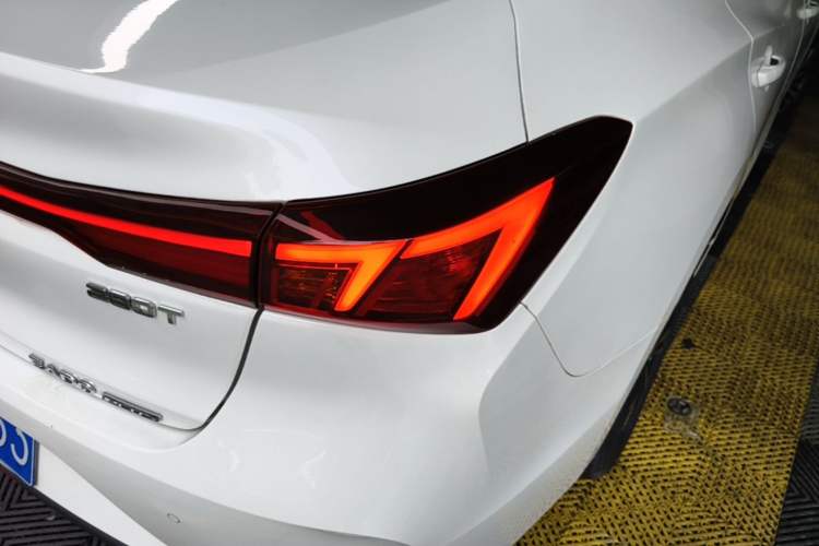 Used CHANGAN Eado 2023 Changan Edition PLUS Blue Whale NE 1.4T GDI DCT Prestige Version Right Rear Taillight