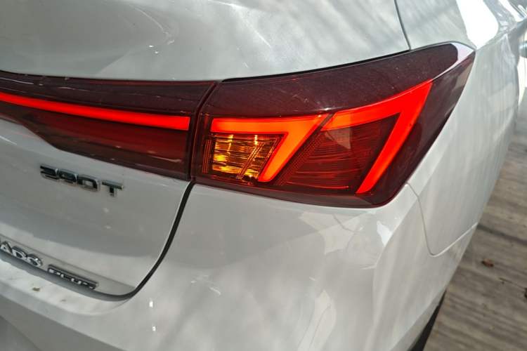 Used CHANGAN Eado 2023 Changan Edition PLUS Blue Whale NE 1.4T GDI DCT Prestige Version Right Rear Taillight