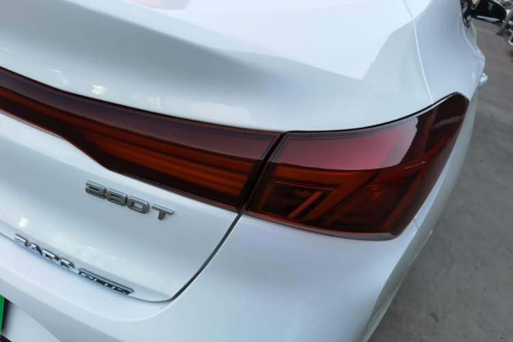 Used CHANGAN Eado 2023 Changan Edition PLUS Blue Whale NE 1.4T GDI DCT Prestige Version Right Rear Taillight