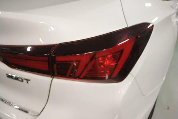 Used CHANGAN Eado 2023 Changan Edition PLUS Blue Whale NE 1.4T GDI DCT Prestige Version Right Rear Taillight