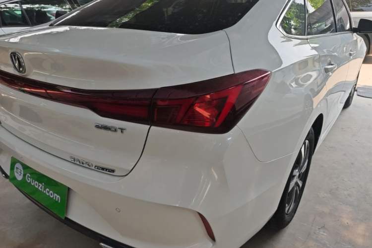 Used CHANGAN Eado 2023 Changan Edition PLUS Blue Whale NE 1.4T GDI DCT Prestige Version Right Rear Taillight