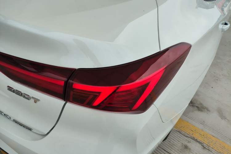 Used CHANGAN Eado 2023 Changan Edition PLUS Blue Whale NE 1.4T GDI DCT Prestige Version Right Rear Taillight