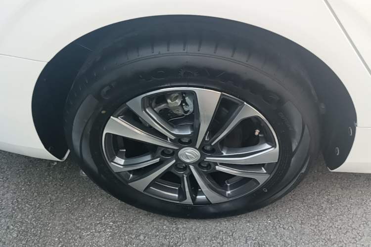 Used CHANGAN Eado 2023 Changan Edition PLUS Blue Whale NE 1.4T GDI DCT Prestige Version Right Rear Wheel Hub