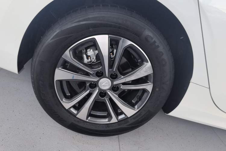 Used CHANGAN Eado 2023 Changan Edition PLUS Blue Whale NE 1.4T GDI DCT Prestige Version Right Rear Wheel Hub