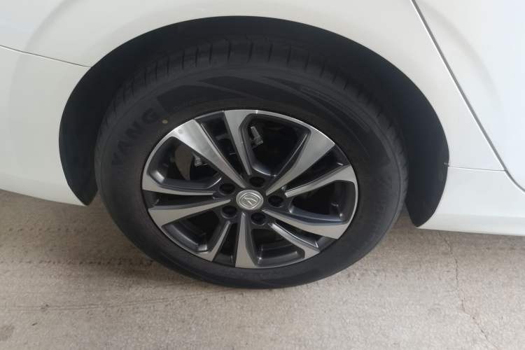 Used CHANGAN Eado 2023 Changan Edition PLUS Blue Whale NE 1.4T GDI DCT Prestige Version Right Rear Wheel Hub