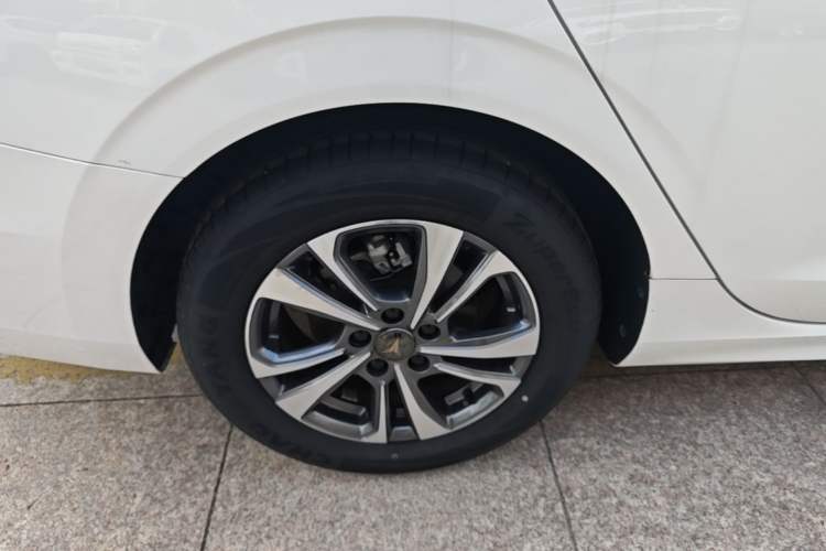 Used CHANGAN Eado 2023 Changan Edition PLUS Blue Whale NE 1.4T GDI DCT Prestige Version Right Rear Wheel Hub