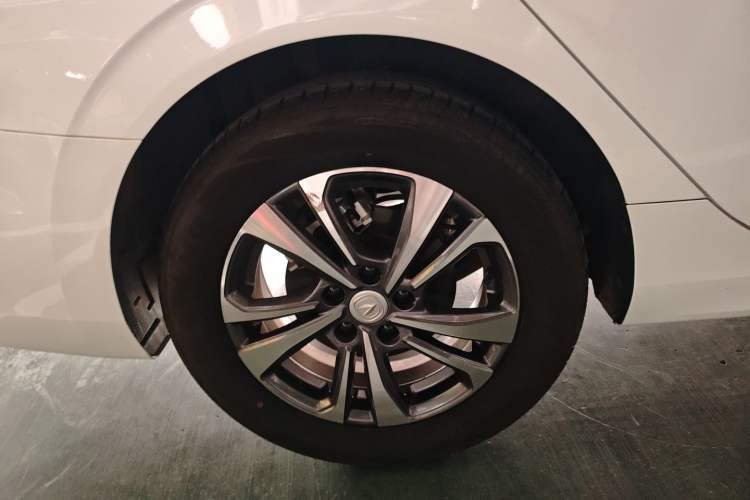 Used CHANGAN Eado 2023 Changan Edition PLUS Blue Whale NE 1.4T GDI DCT Prestige Version Right Rear Wheel Hub