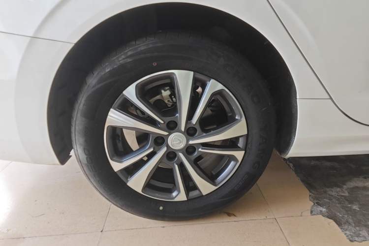 Used CHANGAN Eado 2023 Changan Edition PLUS Blue Whale NE 1.4T GDI DCT Prestige Version Right Rear Wheel Hub