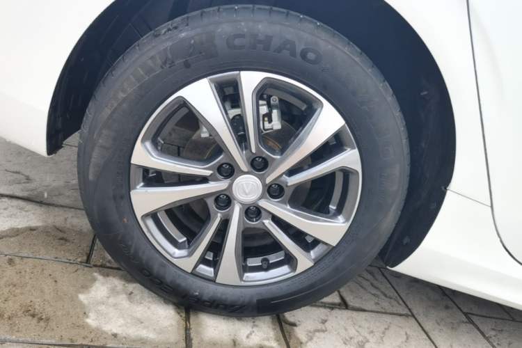 Used CHANGAN Eado 2023 Changan Edition PLUS Blue Whale NE 1.4T GDI DCT Prestige Version Right Rear Wheel Hub