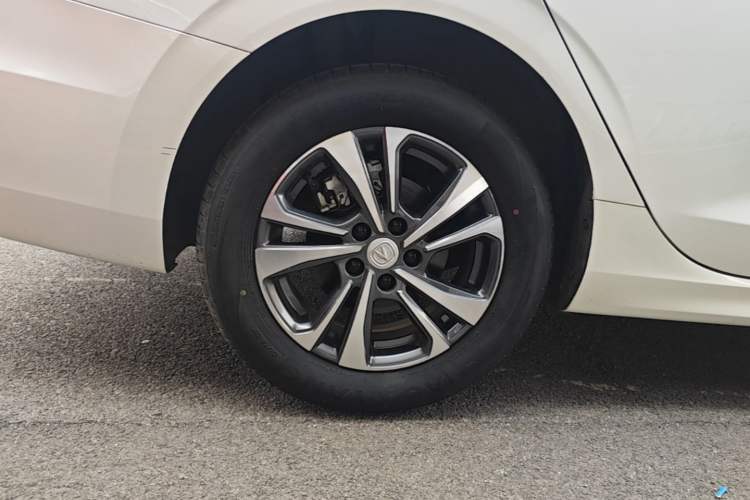 Used CHANGAN Eado 2023 Changan Edition PLUS Blue Whale NE 1.4T GDI DCT Prestige Version Right Rear Wheel Hub