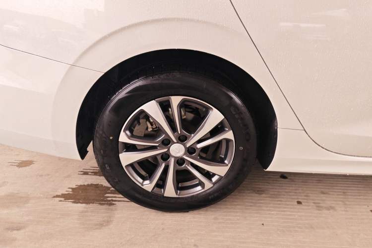 Used CHANGAN Eado 2023 Changan Edition PLUS Blue Whale NE 1.4T GDI DCT Prestige Version Right Rear Wheel Hub