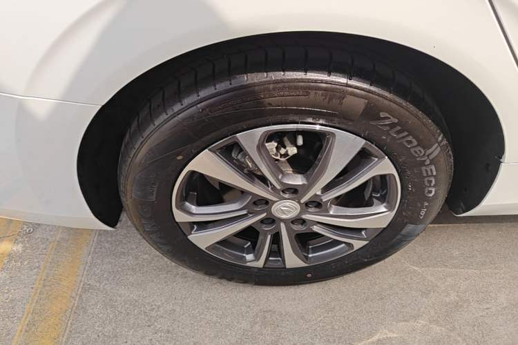 Used CHANGAN Eado 2023 Changan Edition PLUS Blue Whale NE 1.4T GDI DCT Prestige Version Right Rear Wheel Hub