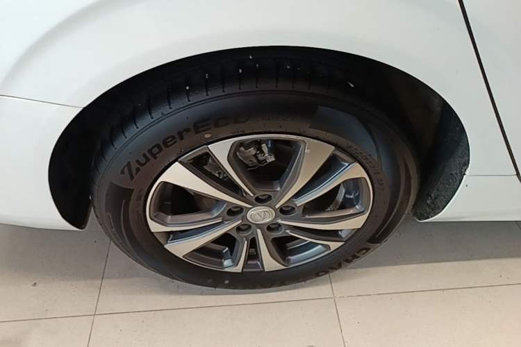Used CHANGAN Eado 2023 Changan Edition PLUS Blue Whale NE 1.4T GDI DCT Prestige Version Right Rear Wheel Hub