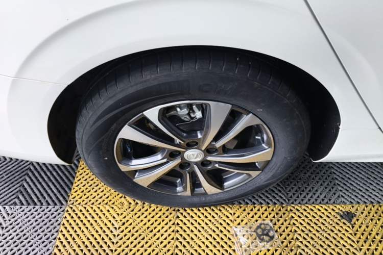 Used CHANGAN Eado 2023 Changan Edition PLUS Blue Whale NE 1.4T GDI DCT Prestige Version Right Rear Wheel Hub