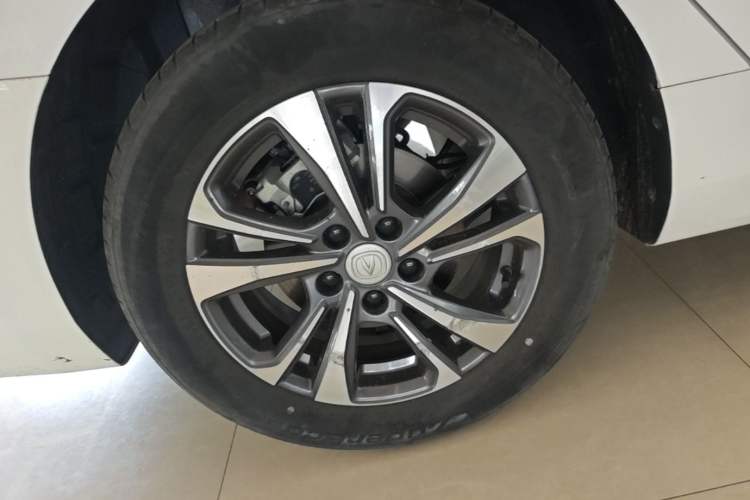 Used CHANGAN Eado 2023 Changan Edition PLUS Blue Whale NE 1.4T GDI DCT Prestige Version Right Rear Wheel Hub