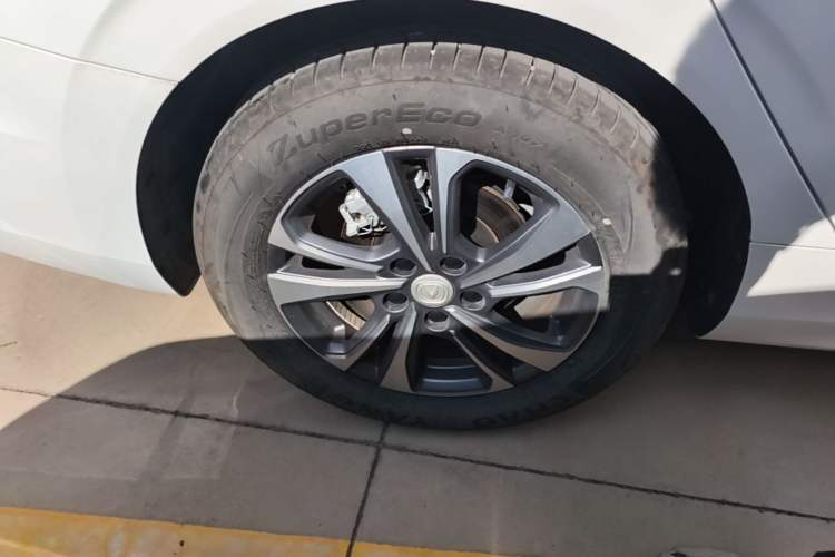 Used CHANGAN Eado 2023 Changan Edition PLUS Blue Whale NE 1.4T GDI DCT Prestige Version Right Rear Wheel Hub