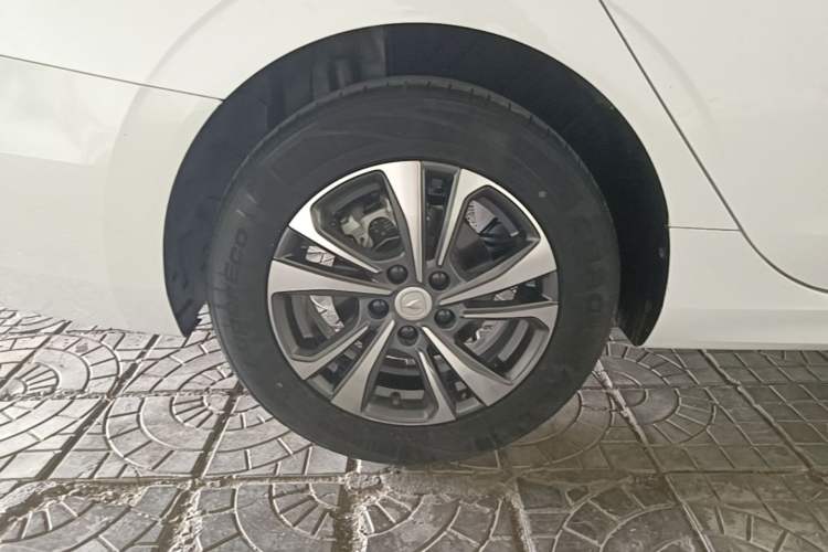 Used CHANGAN Eado 2023 Changan Edition PLUS Blue Whale NE 1.4T GDI DCT Prestige Version Right Rear Wheel Hub