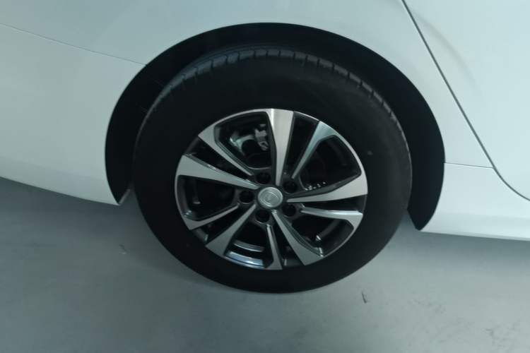 Used CHANGAN Eado 2023 Changan Edition PLUS Blue Whale NE 1.4T GDI DCT Prestige Version Right Rear Wheel Hub