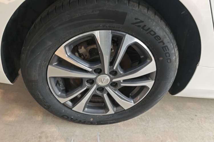 Used CHANGAN Eado 2023 Changan Edition PLUS Blue Whale NE 1.4T GDI DCT Prestige Version Right Rear Wheel Hub