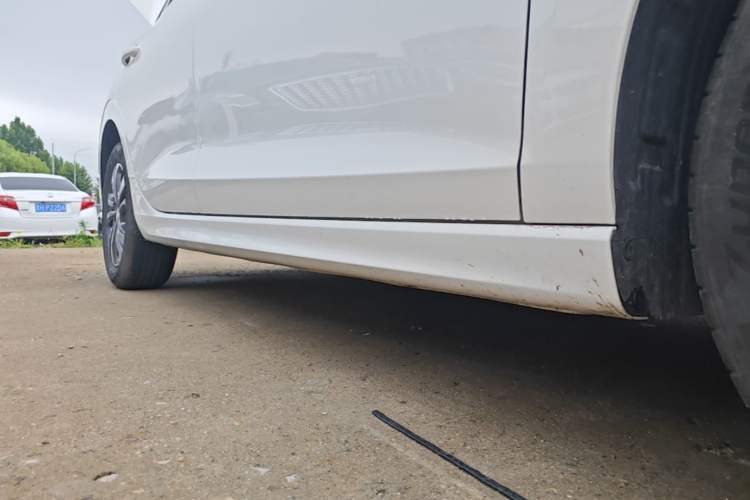 Used CHANGAN Eado 2023 Changan Edition PLUS Blue Whale NE 1.4T GDI DCT Prestige Version Right Side Sill