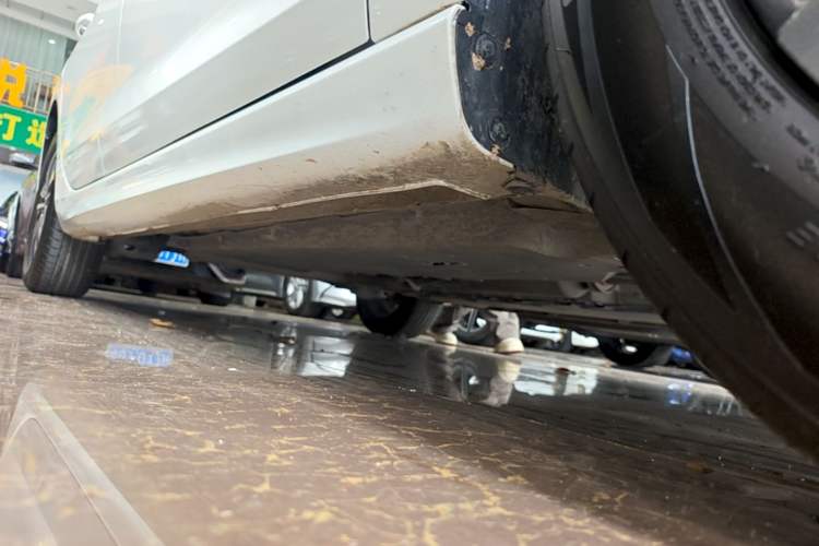 Used CHANGAN Eado 2023 Changan Edition PLUS Blue Whale NE 1.4T GDI DCT Prestige Version Right Side Sill