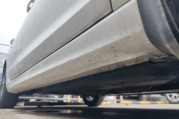 Used CHANGAN Eado 2023 Changan Edition PLUS Blue Whale NE 1.4T GDI DCT Prestige Version Right Side Sill