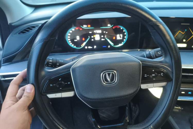 Used CHANGAN Eado 2023 Changan Edition PLUS Blue Whale NE 1.4T GDI DCT Prestige Version Steering Wheel