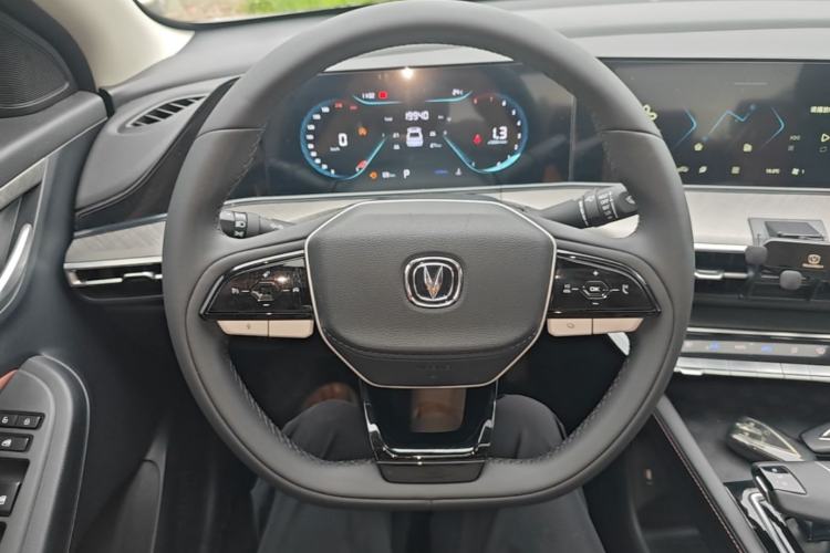 Used CHANGAN Eado 2023 Changan Edition PLUS Blue Whale NE 1.4T GDI DCT Prestige Version Steering Wheel