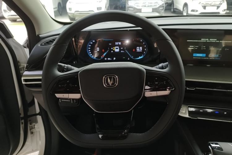 Used CHANGAN Eado 2023 Changan Edition PLUS Blue Whale NE 1.4T GDI DCT Prestige Version Steering Wheel