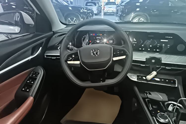 Used CHANGAN Eado 2023 Changan Edition PLUS Blue Whale NE 1.4T GDI DCT Prestige Version Steering Wheel